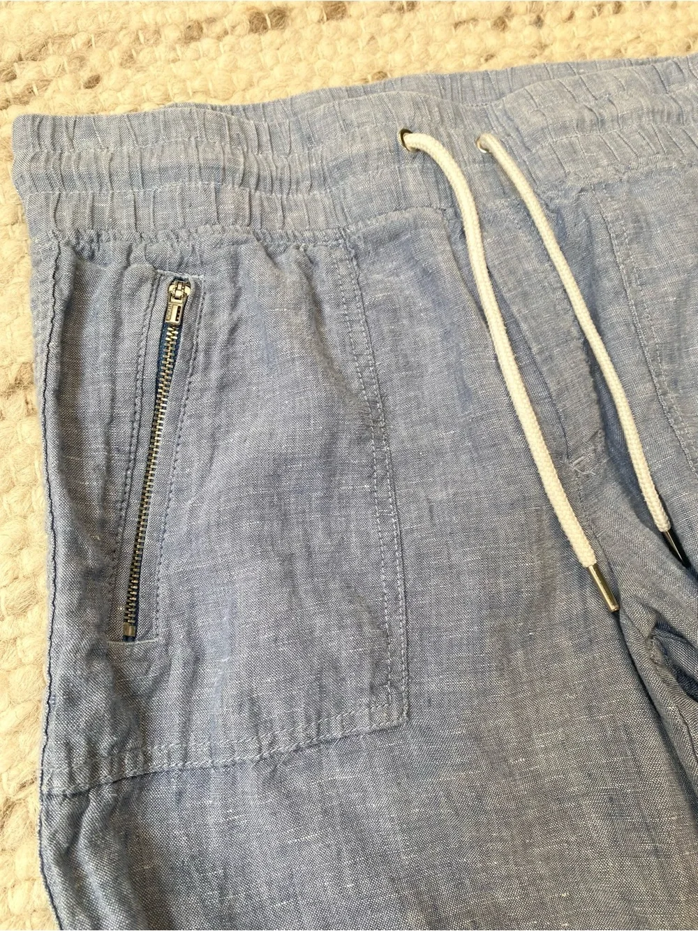 Athleta Cabo 100% Linen Chambray Joggers in Blue, Size 6 - Picture 5 of 11